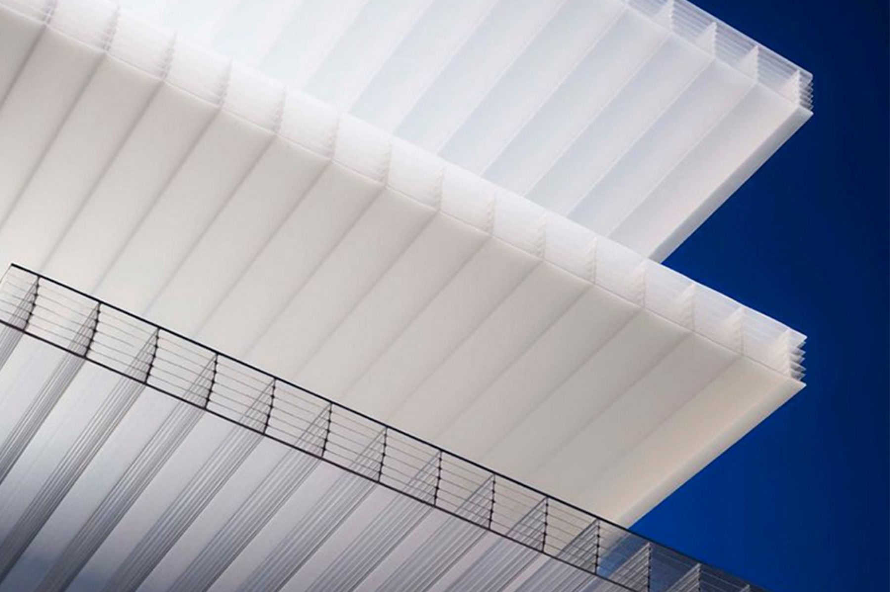 VINK Plastics, distribuidor de Policarbonato Compacto y celular en toda España