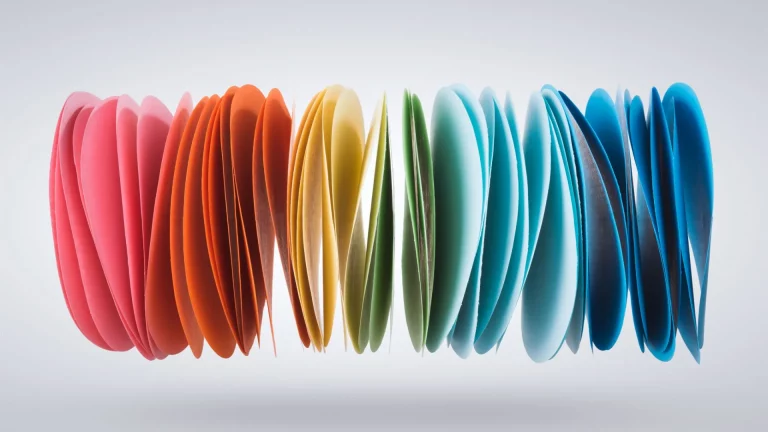 Plásticos en el Arte y la Creatividad